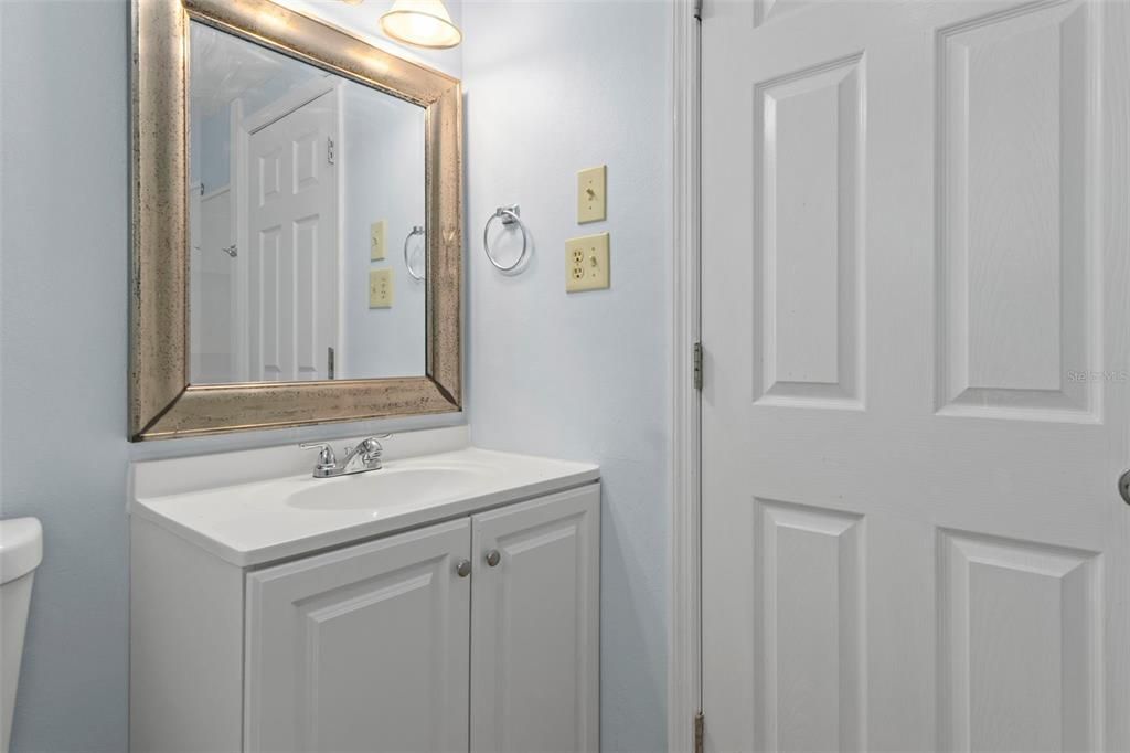 For Sale: $139,900 (1 beds, 1 baths, 675 Square Feet)