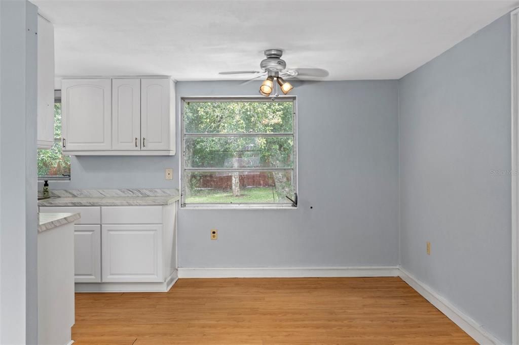 For Sale: $139,900 (1 beds, 1 baths, 675 Square Feet)