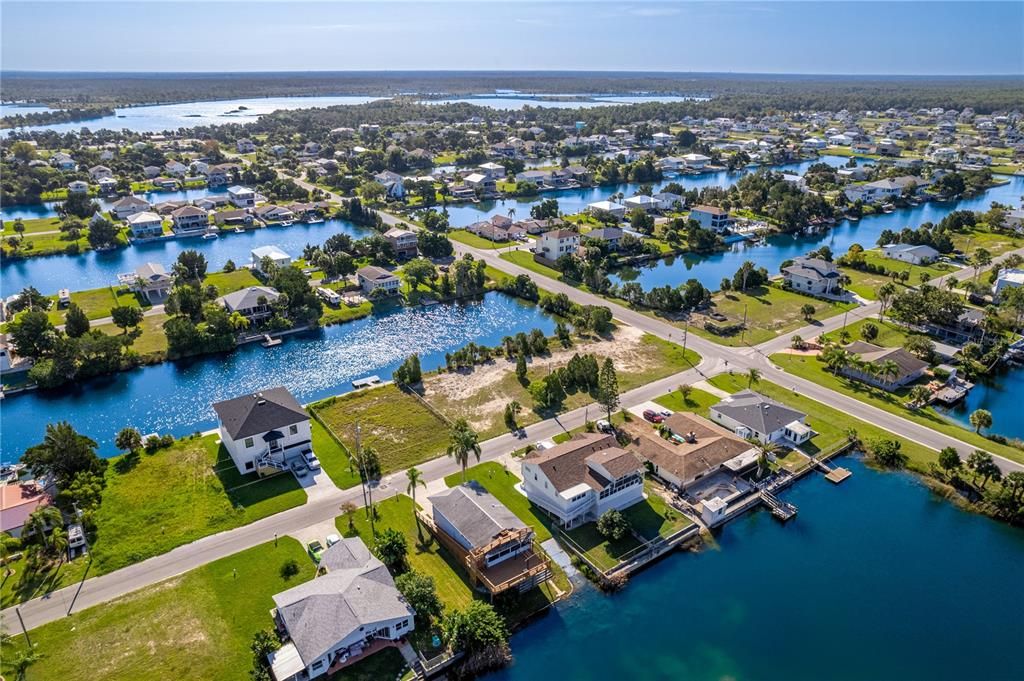 待售: $399,000 (2 贝兹, 2 浴室, 1300 平方英尺)