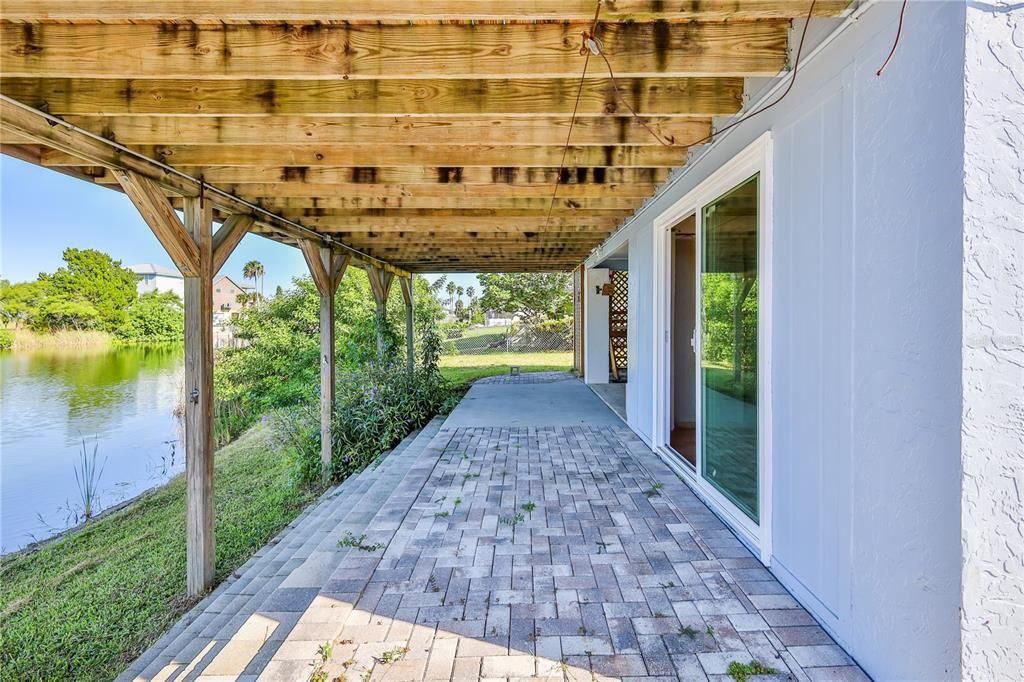 待售: $399,000 (2 贝兹, 2 浴室, 1300 平方英尺)