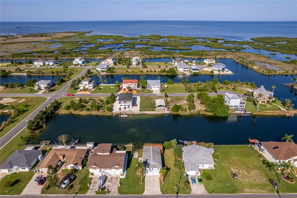 待售: $399,000 (2 贝兹, 2 浴室, 1300 平方英尺)