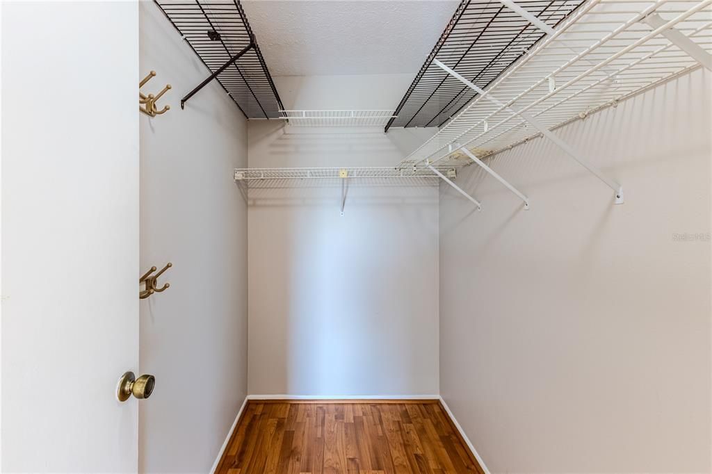 待售: $399,000 (2 贝兹, 2 浴室, 1300 平方英尺)