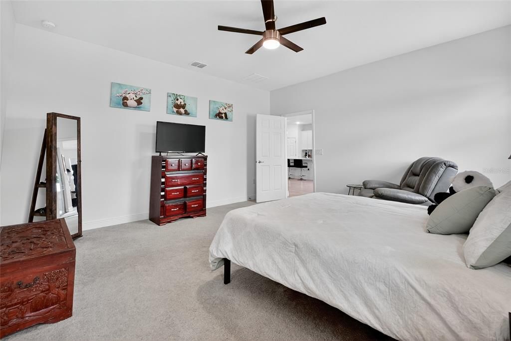 For Sale: $524,999 (4 beds, 3 baths, 2396 Square Feet)