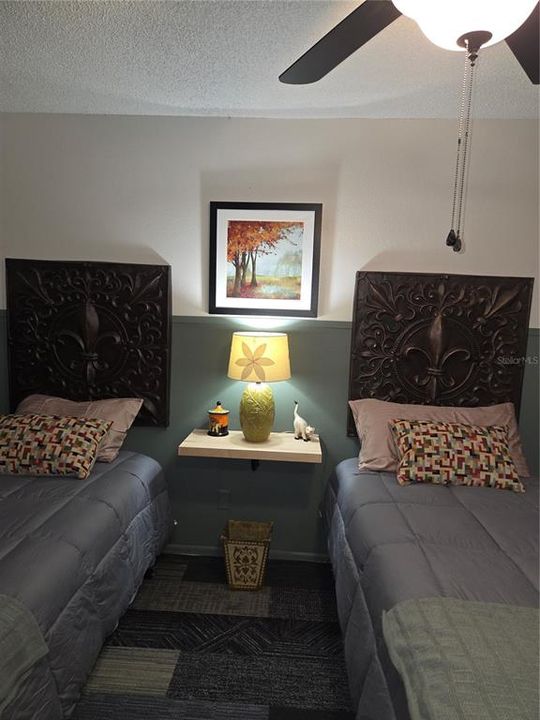 For Sale: $165,000 (2 beds, 1 baths, 980 Square Feet)