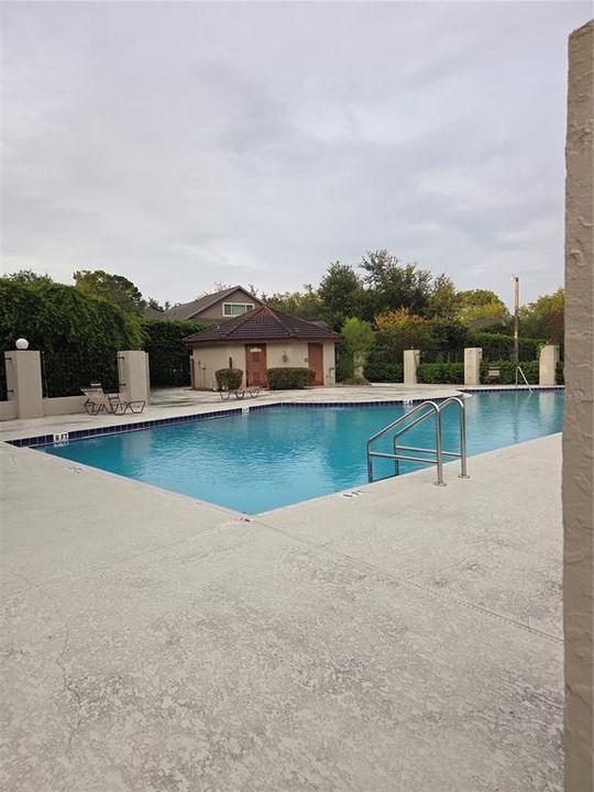 For Sale: $165,000 (2 beds, 1 baths, 980 Square Feet)