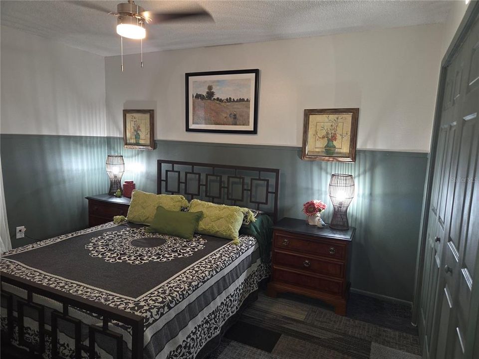 For Sale: $165,000 (2 beds, 1 baths, 980 Square Feet)