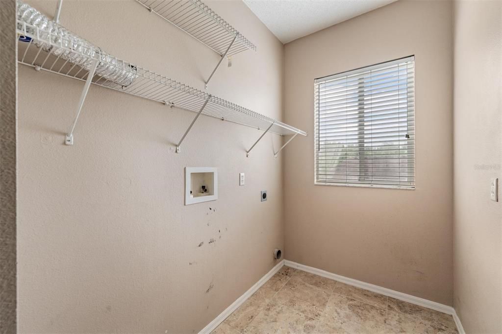 Active With Contract: $609,900 (5 beds, 3 baths, 2976 Square Feet)