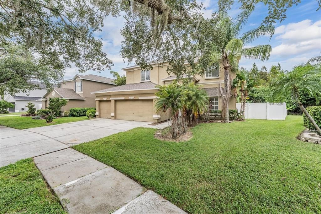 Active With Contract: $609,900 (5 beds, 3 baths, 2976 Square Feet)