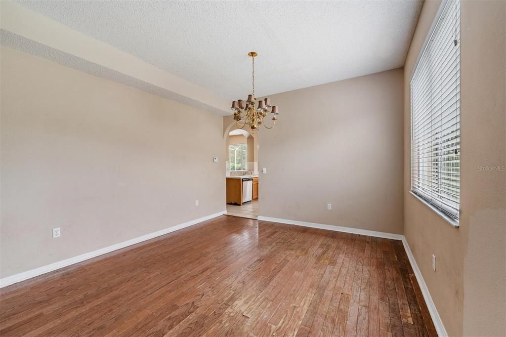 Active With Contract: $609,900 (5 beds, 3 baths, 2976 Square Feet)