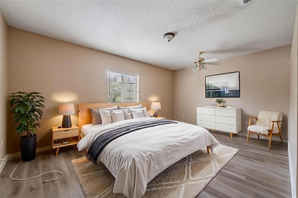 Active With Contract: $609,900 (5 beds, 3 baths, 2976 Square Feet)