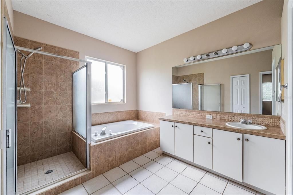 Active With Contract: $609,900 (5 beds, 3 baths, 2976 Square Feet)