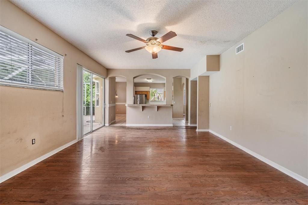 Active With Contract: $609,900 (5 beds, 3 baths, 2976 Square Feet)