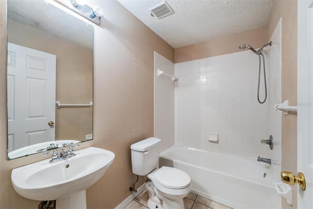 Active With Contract: $609,900 (5 beds, 3 baths, 2976 Square Feet)