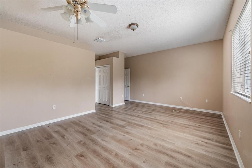 Active With Contract: $609,900 (5 beds, 3 baths, 2976 Square Feet)