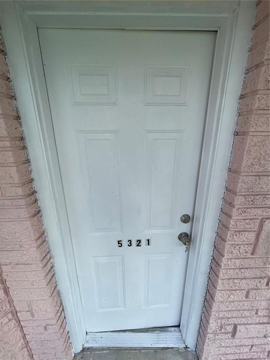 For Rent: $1,100 (2 beds, 1 baths, 720 Square Feet)