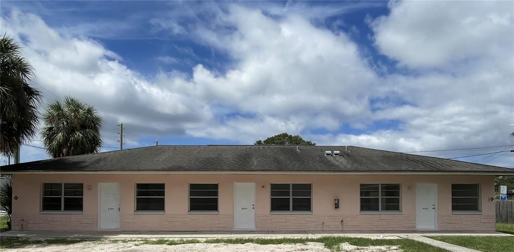 For Rent: $1,100 (2 beds, 1 baths, 720 Square Feet)