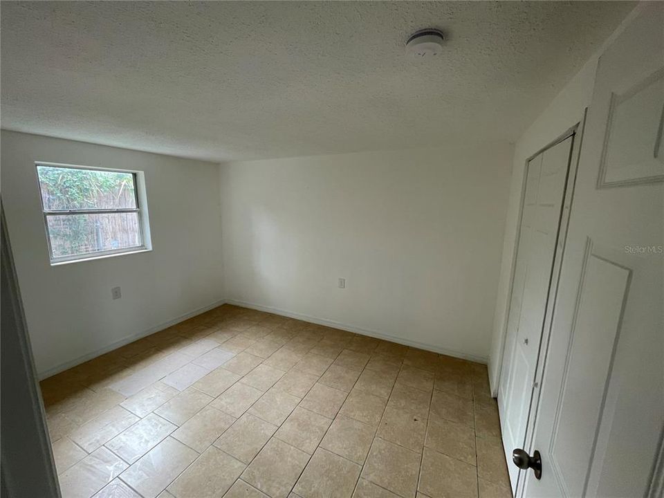 For Rent: $1,100 (2 beds, 1 baths, 720 Square Feet)