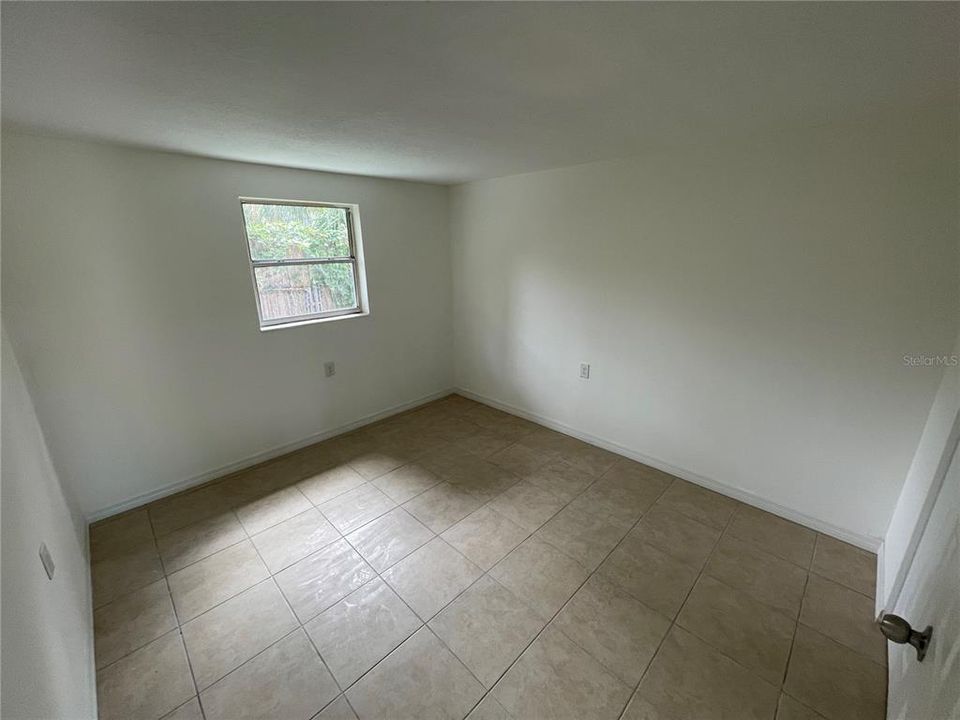 For Rent: $1,100 (2 beds, 1 baths, 720 Square Feet)
