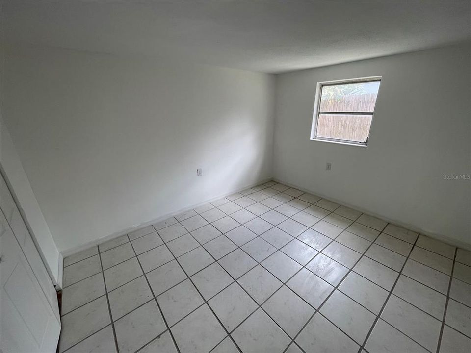 For Rent: $1,100 (2 beds, 1 baths, 720 Square Feet)