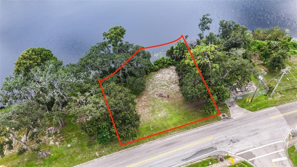 На продажу: $290,000 (0.27 acres)