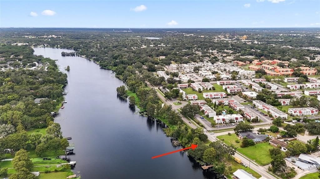 На продажу: $290,000 (0.27 acres)