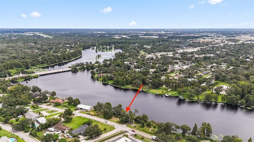 На продажу: $290,000 (0.27 acres)