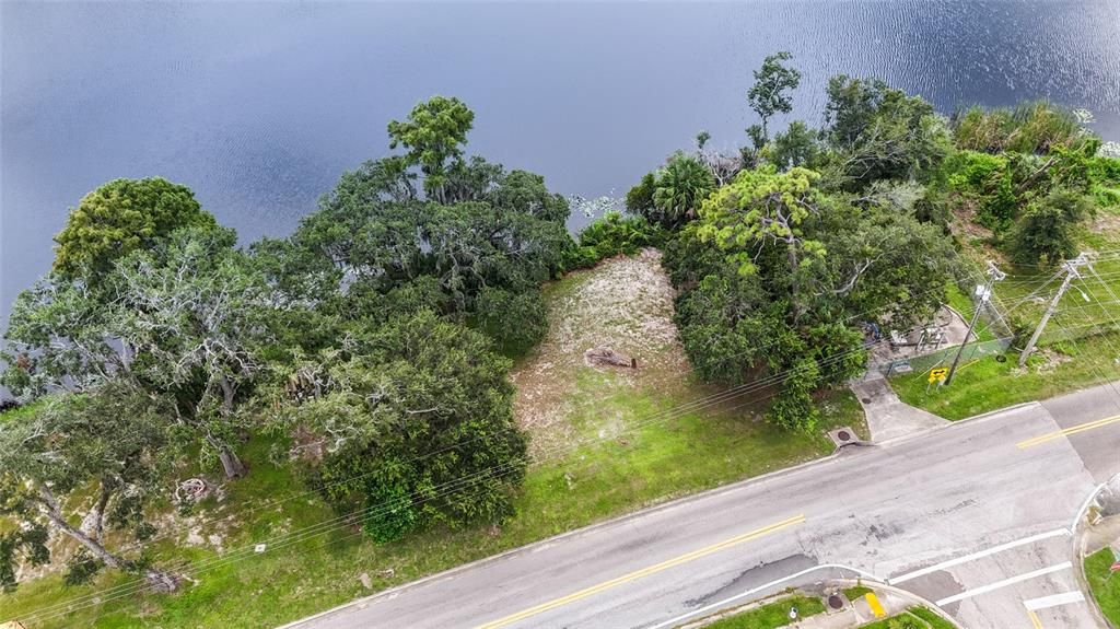 На продажу: $290,000 (0.27 acres)