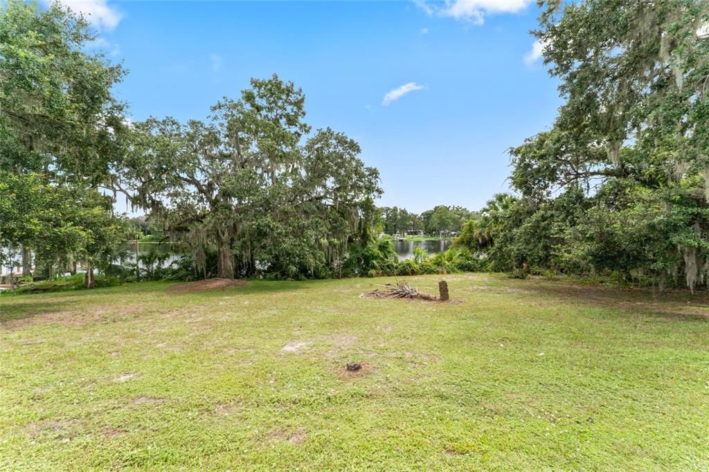 На продажу: $290,000 (0.27 acres)