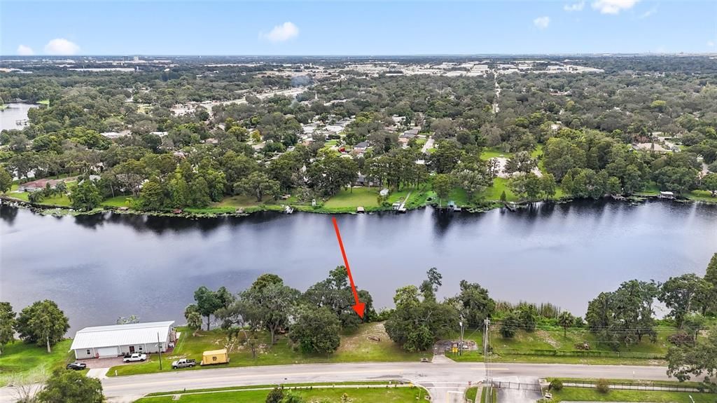 На продажу: $290,000 (0.27 acres)