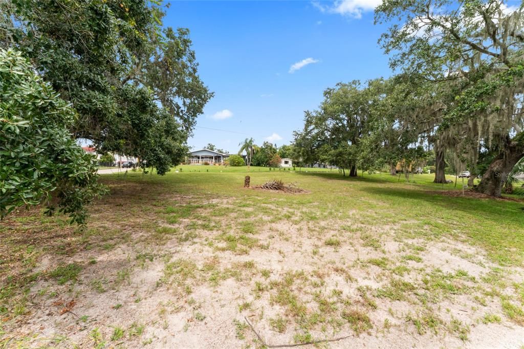 На продажу: $290,000 (0.27 acres)