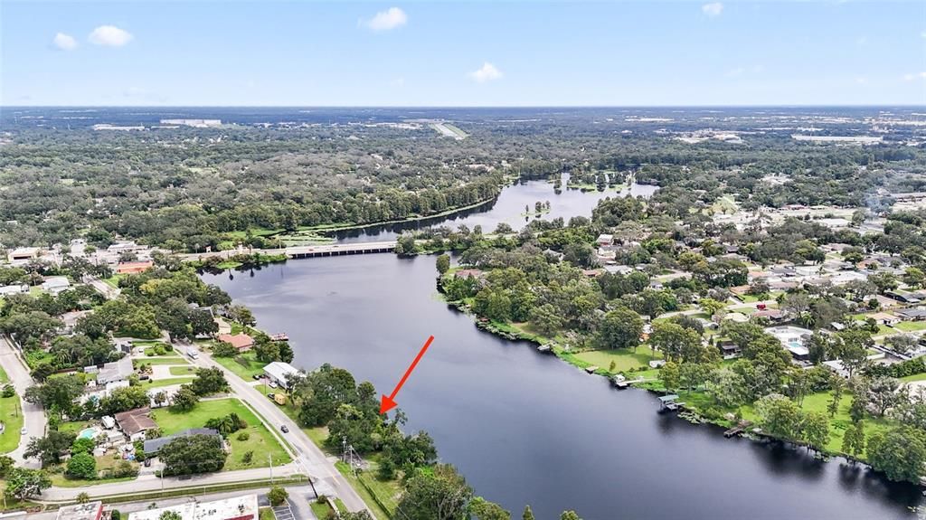 На продажу: $290,000 (0.27 acres)