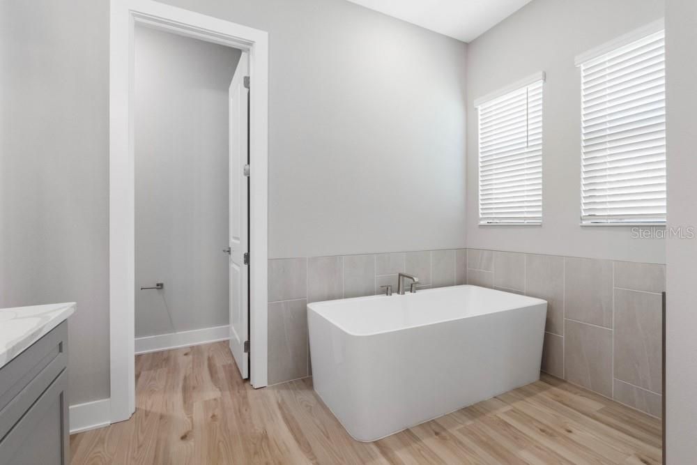 待售: $844,900 (4 贝兹, 3 浴室, 3389 平方英尺)