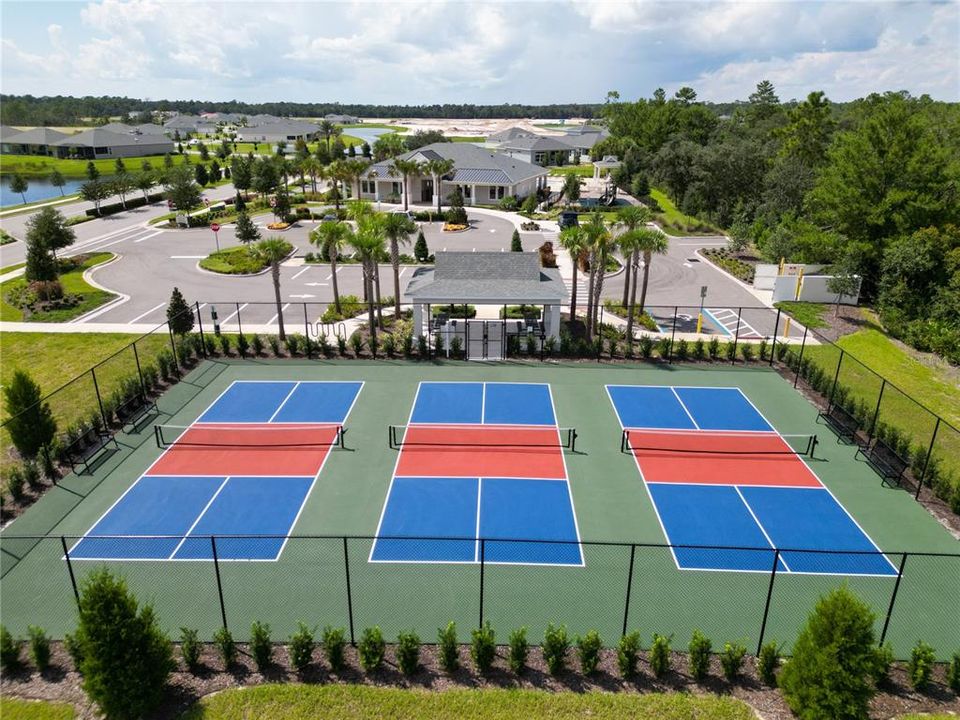 Active With Contract: $549,990 (4 beds, 3 baths, 2129 Square Feet)