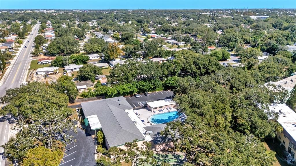 合同活跃: $430,000 (2 贝兹, 2 浴室, 1685 平方英尺)