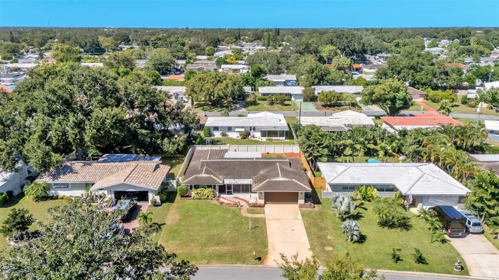 合同活跃: $430,000 (2 贝兹, 2 浴室, 1685 平方英尺)