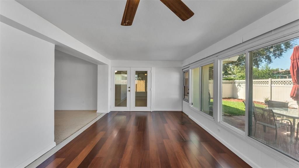 合同活跃: $430,000 (2 贝兹, 2 浴室, 1685 平方英尺)