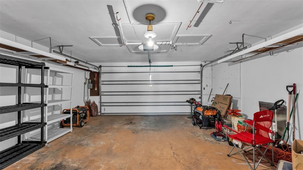 合同活跃: $430,000 (2 贝兹, 2 浴室, 1685 平方英尺)