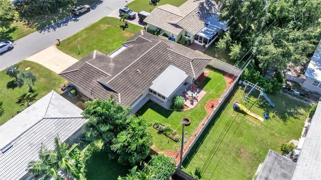 合同活跃: $430,000 (2 贝兹, 2 浴室, 1685 平方英尺)