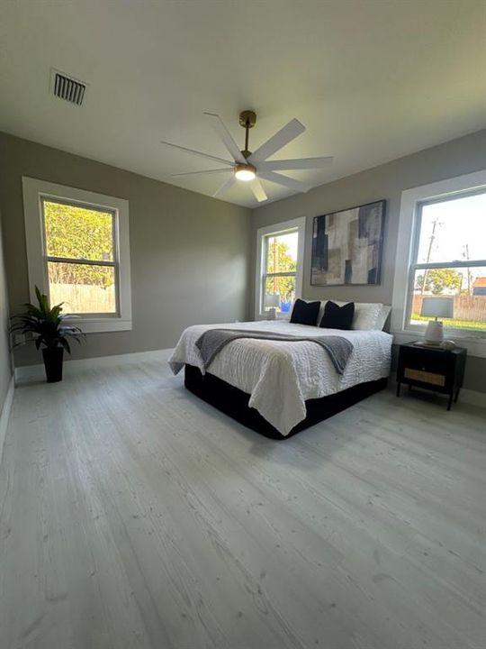 For Sale: $650,000 (5 beds, 3 baths, 2789 Square Feet)