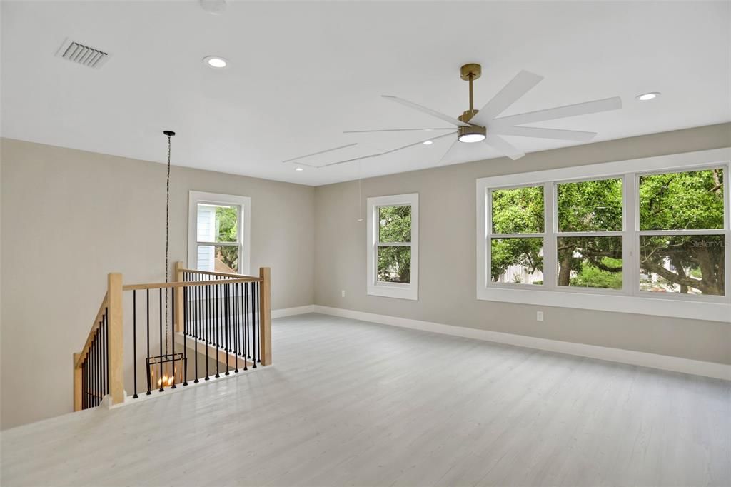 For Sale: $650,000 (5 beds, 3 baths, 2789 Square Feet)