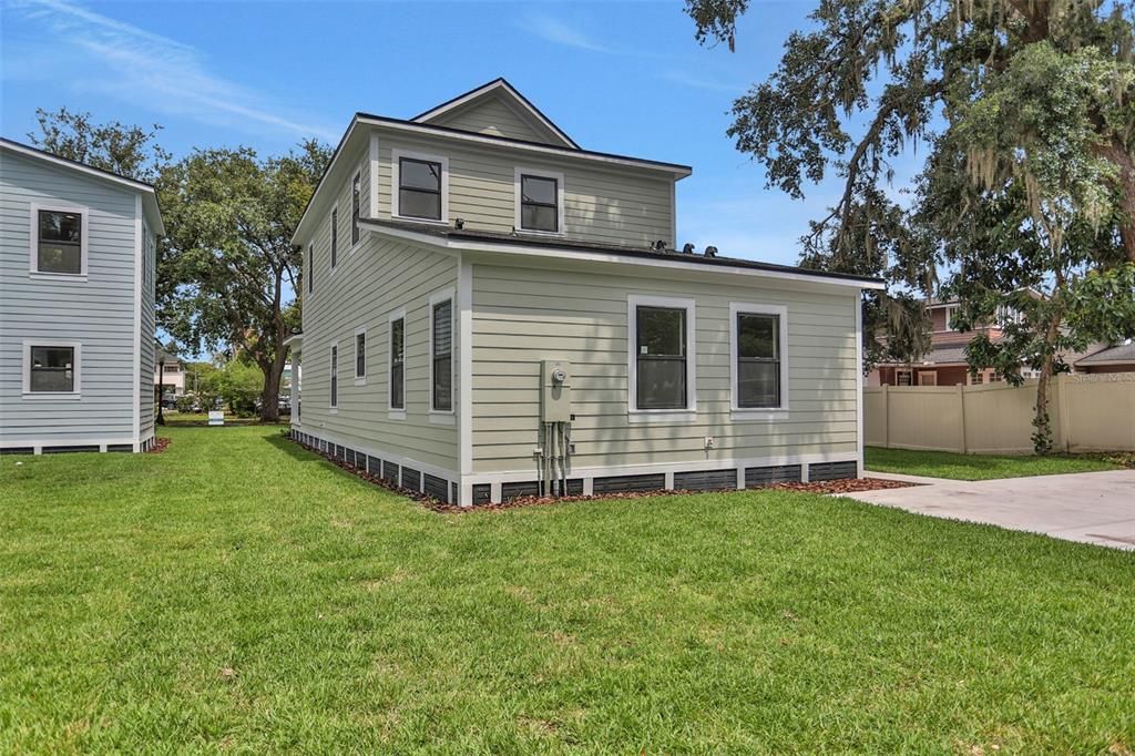 For Sale: $650,000 (5 beds, 3 baths, 2789 Square Feet)