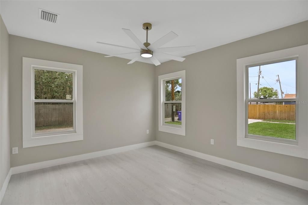 For Sale: $650,000 (5 beds, 3 baths, 2789 Square Feet)