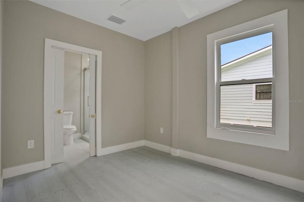 For Sale: $650,000 (5 beds, 3 baths, 2789 Square Feet)