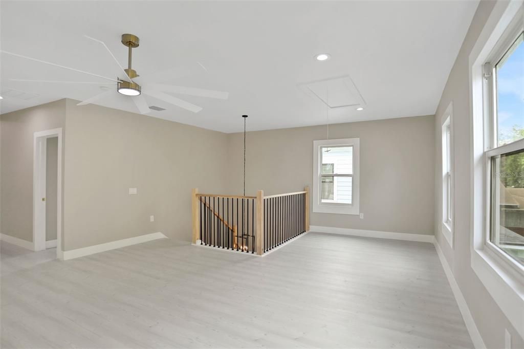 For Sale: $650,000 (5 beds, 3 baths, 2789 Square Feet)