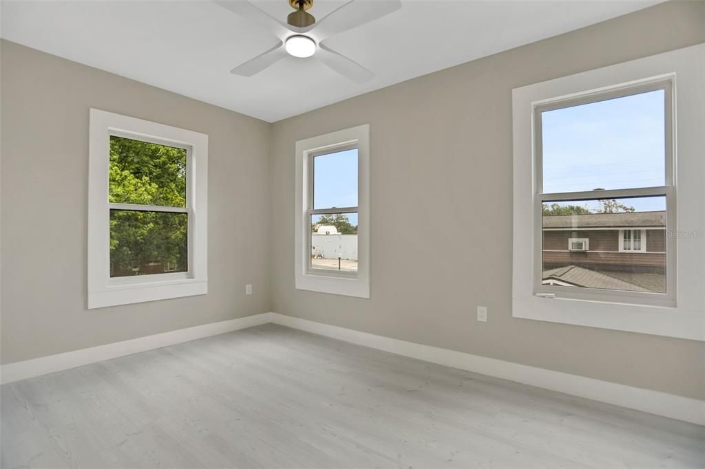 For Sale: $650,000 (5 beds, 3 baths, 2789 Square Feet)