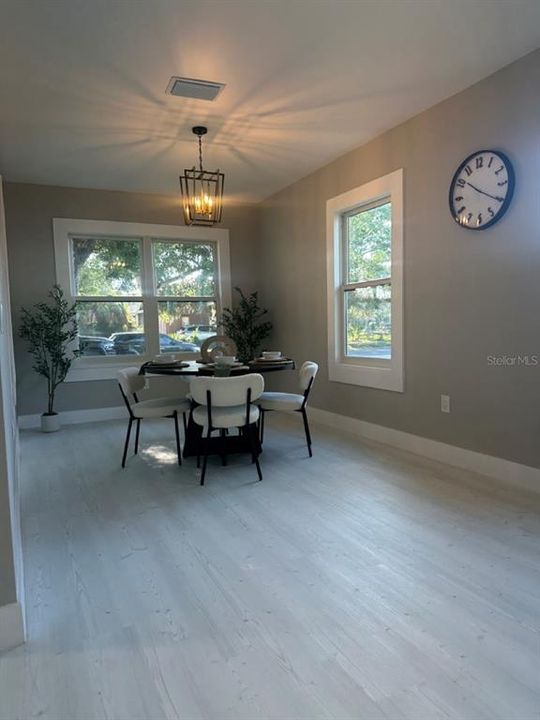 For Sale: $650,000 (5 beds, 3 baths, 2789 Square Feet)