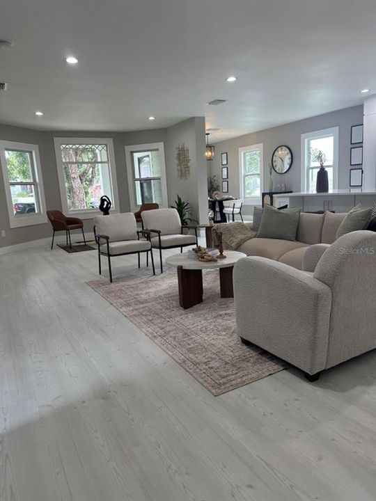 For Sale: $650,000 (5 beds, 3 baths, 2789 Square Feet)