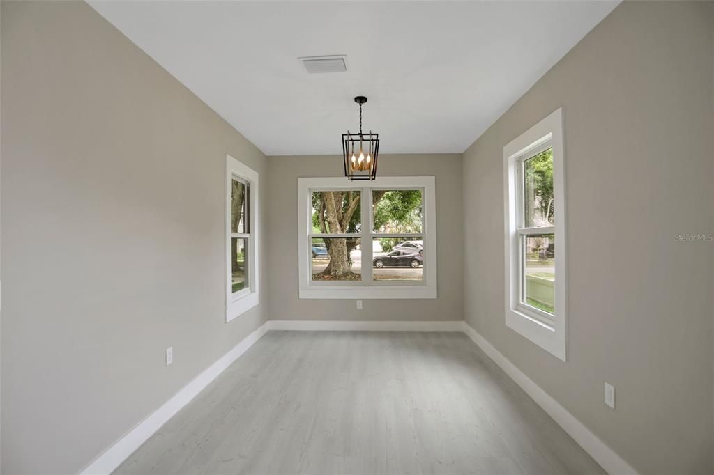 For Sale: $650,000 (5 beds, 3 baths, 2789 Square Feet)