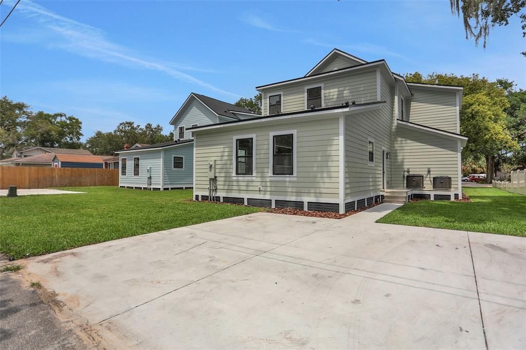 For Sale: $650,000 (5 beds, 3 baths, 2789 Square Feet)