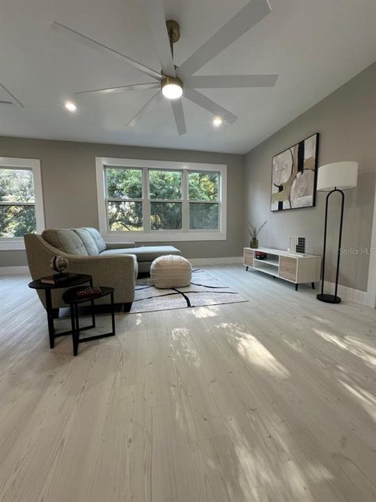 For Sale: $650,000 (5 beds, 3 baths, 2789 Square Feet)